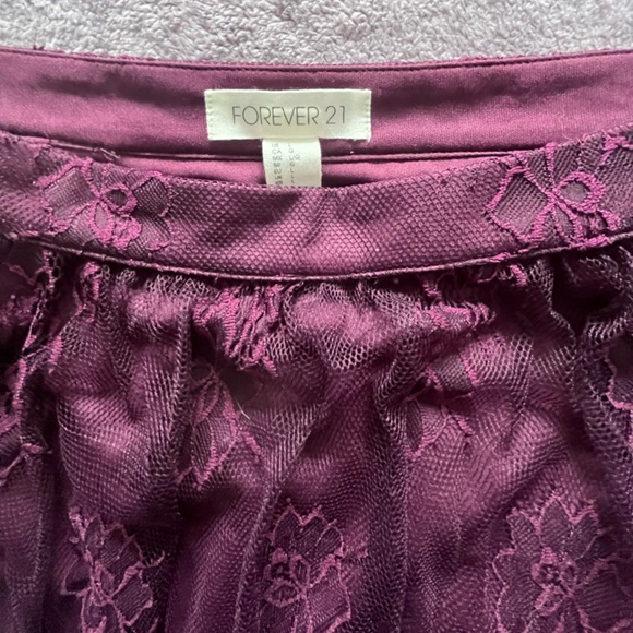 Forever 21, large burgundy lace skirt - Picture 2 of 3